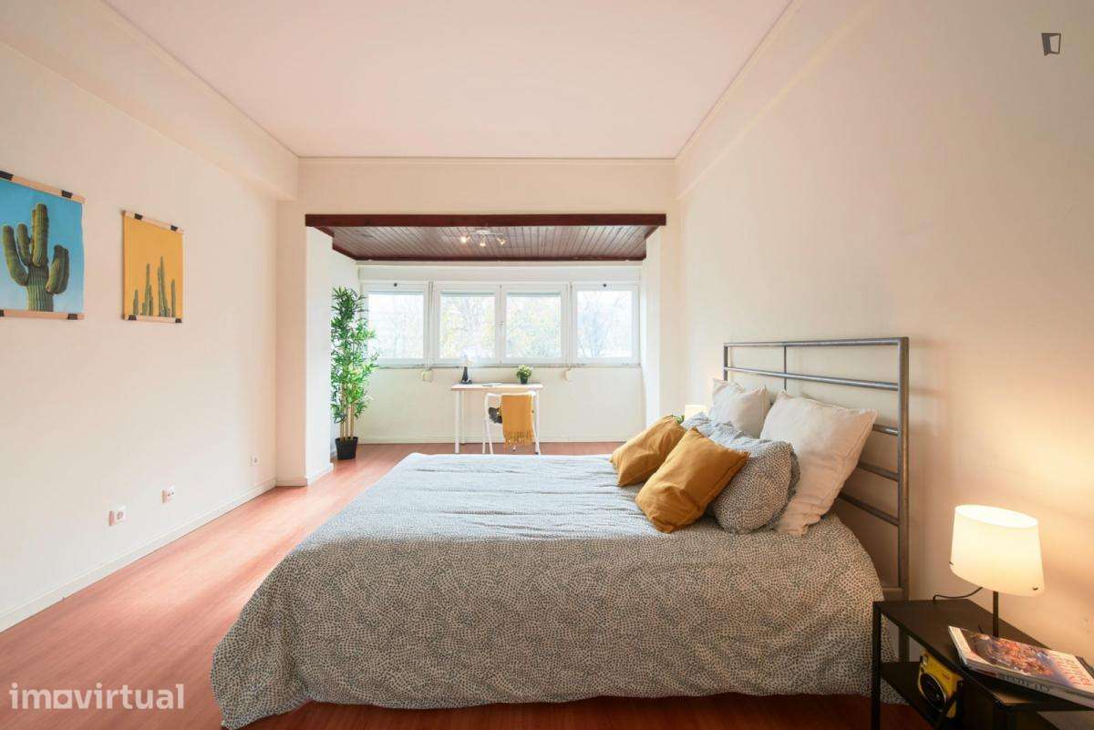Quarto - localizado em Lumiar Lisbon - Grande imagem: 2/25