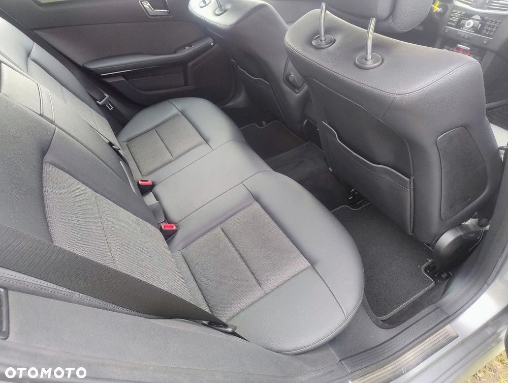Mercedes-Benz Klasa E 350 CDI DPF BlueEFFICIENCY 7G-TRONIC Avantgarde - 17