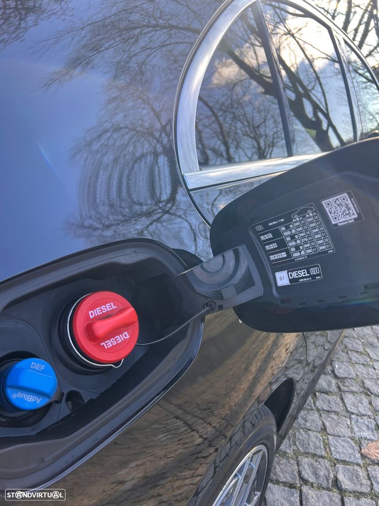 Mercedes-Benz E 300 de 4Matic 9G-TRONIC AMG Line - 16