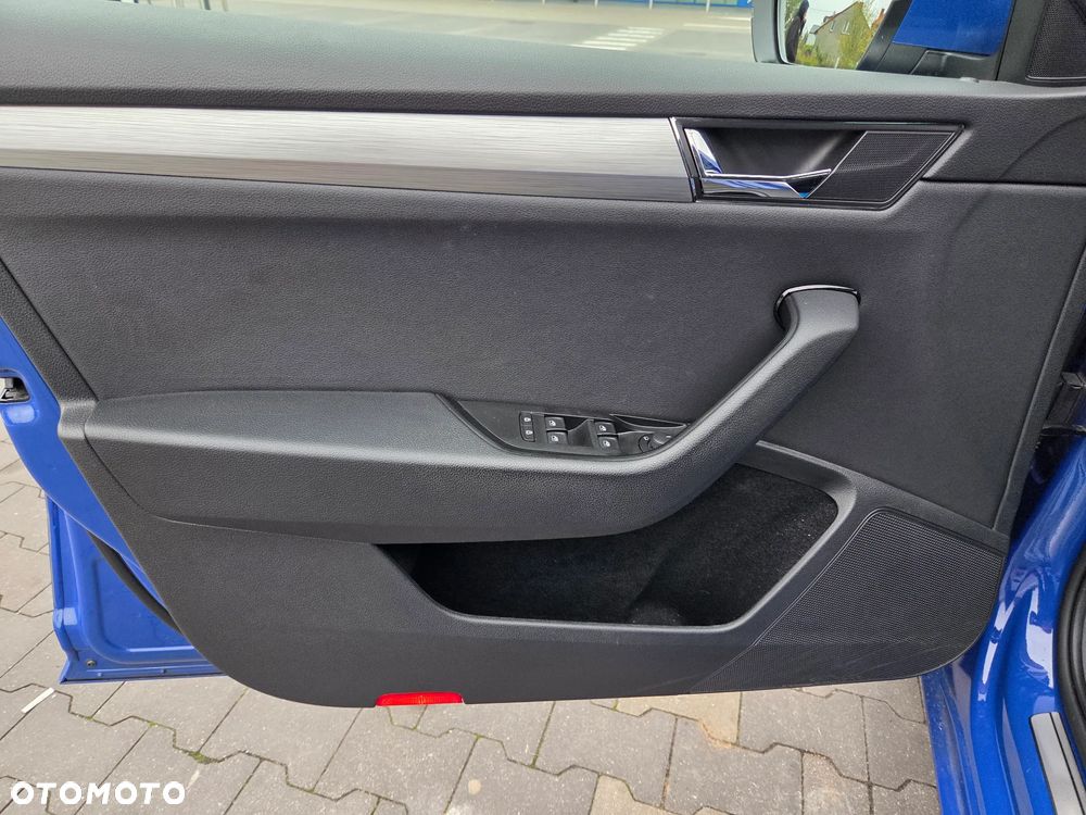 Skoda Superb 2019 photo 5