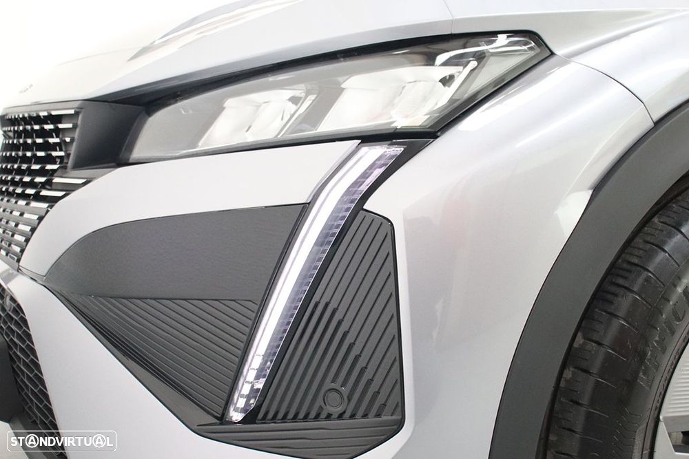 Peugeot 408 1.2 PureTech Allure EAT8 - 6