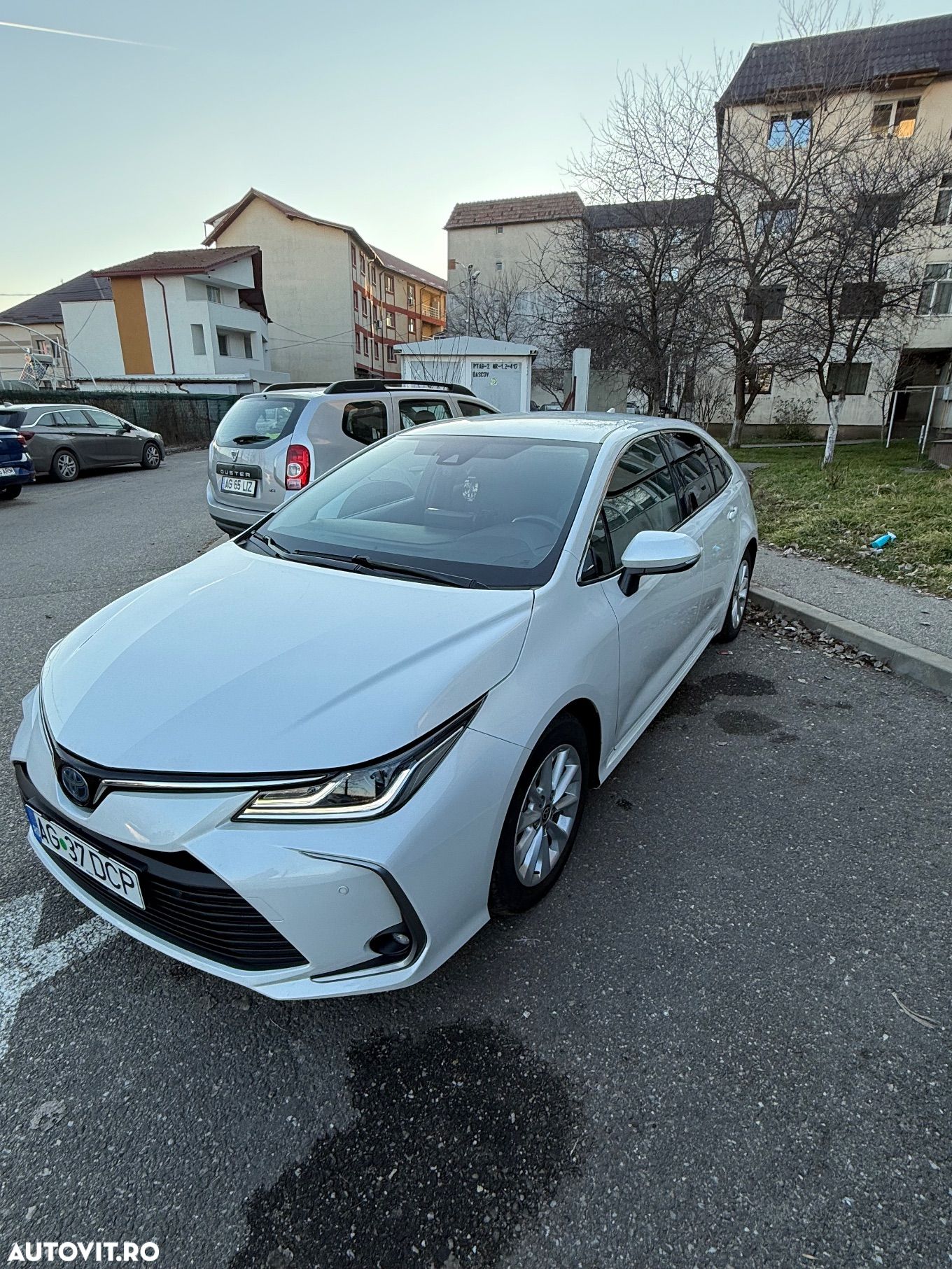 Toyota Corolla 1.8 HSD Dynamic Bi-tone - 1