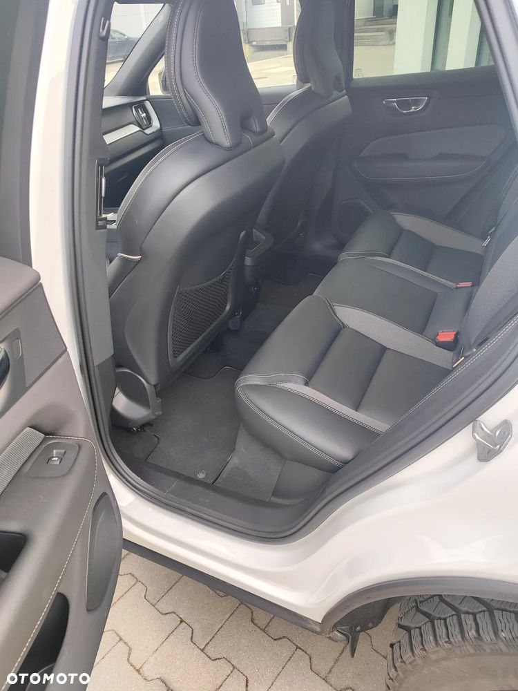 Volvo XC 60 T4 R-Design - 13