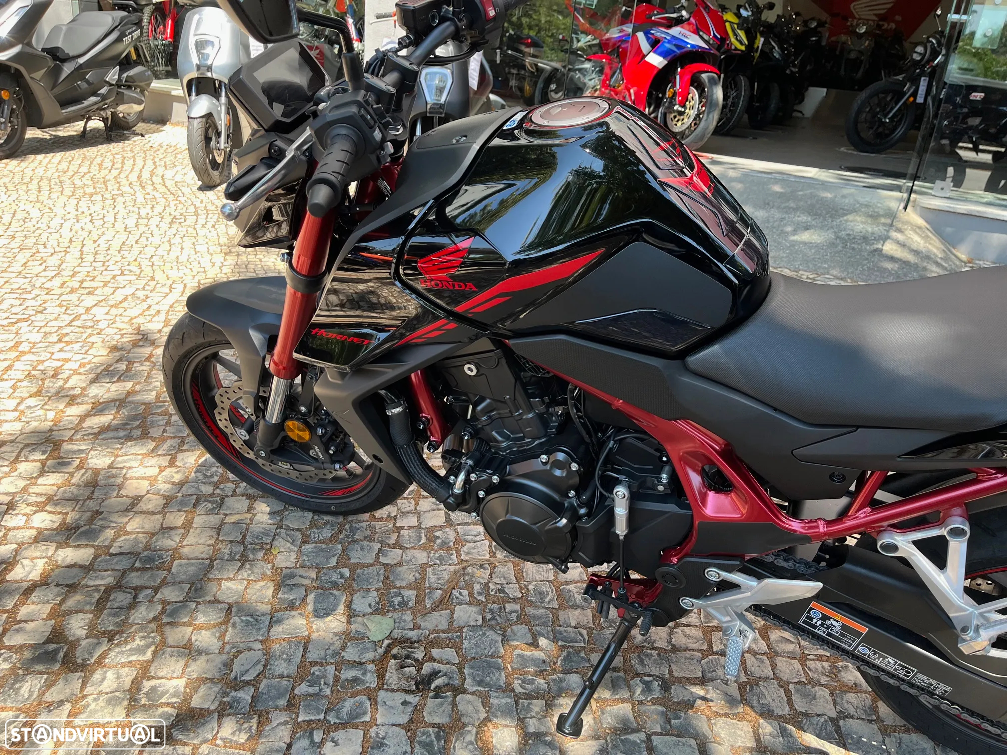 Honda CB 750 HORNET - 8