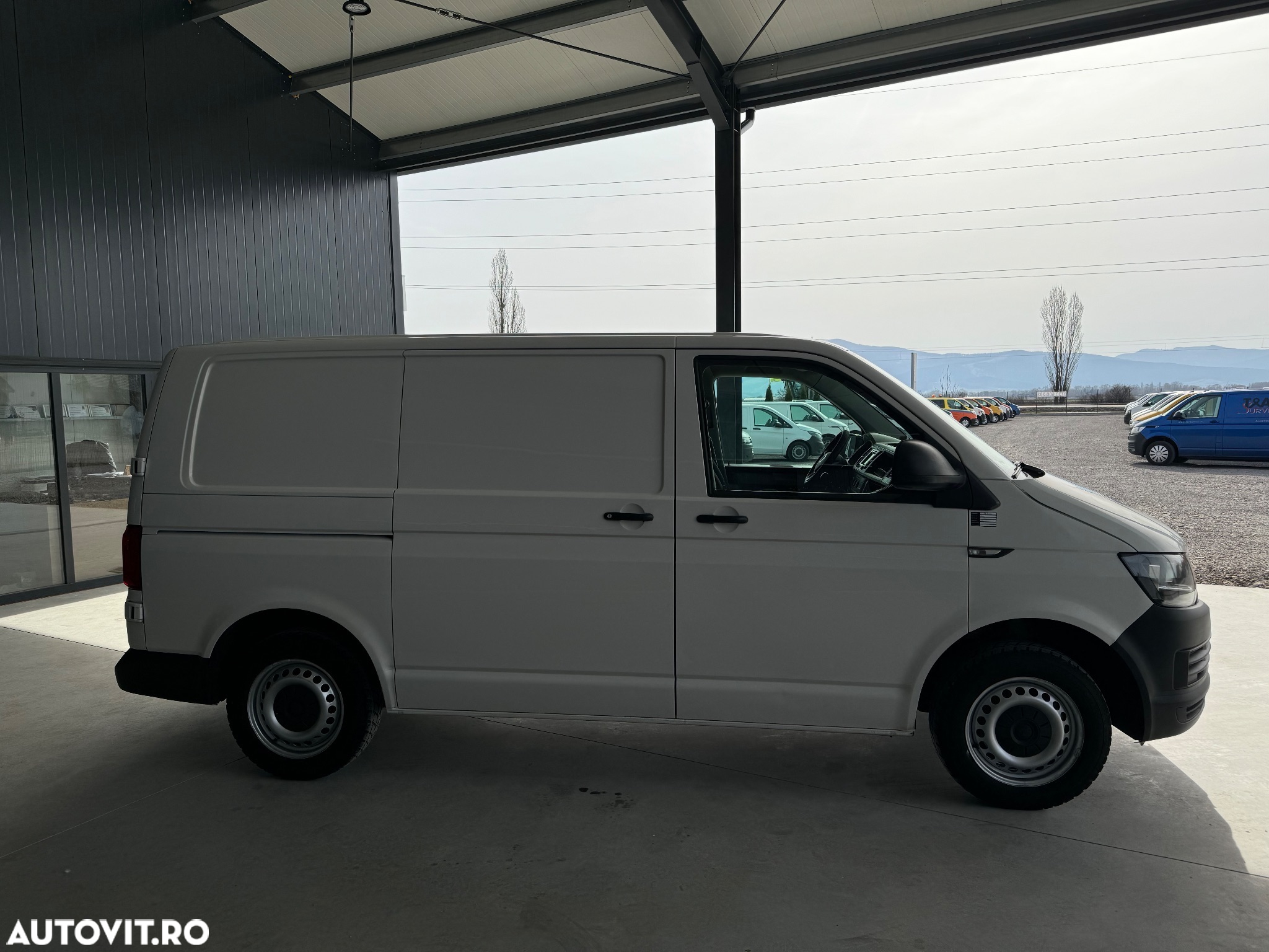 Volkswagen Transporter - 12