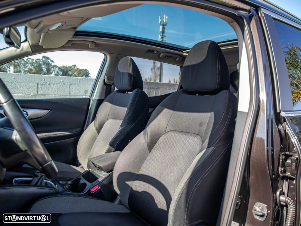Nissan Qashqai 1.5 dCi N-Connecta 18 - 17