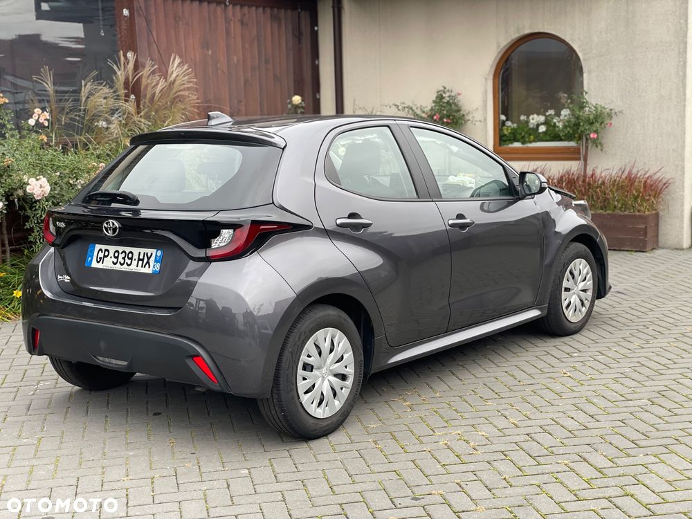 Toyota Yaris 2023 photo 3