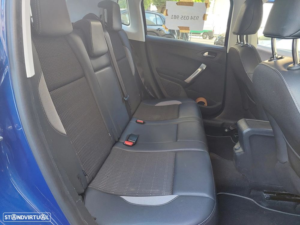Peugeot 2008 BlueHDi 100 Allure - 11