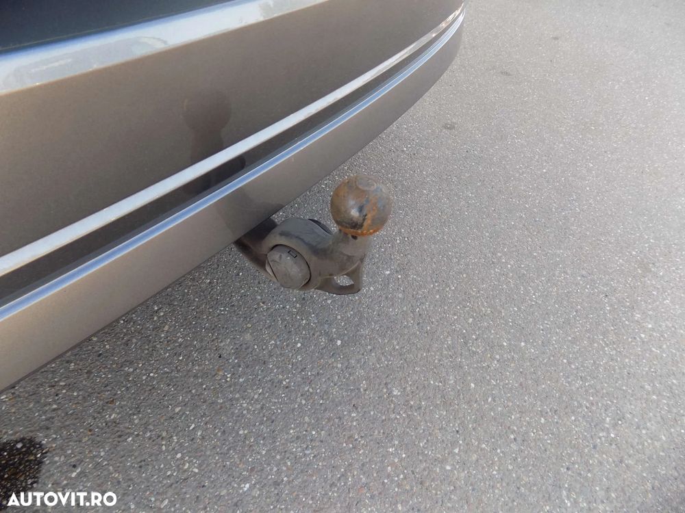 Skoda Octavia 2.0 TDI STYLE DSG - 32