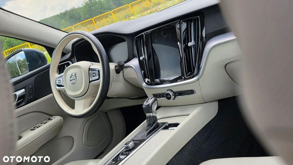 Volvo S60 T5 Geartronic Momentum - 23