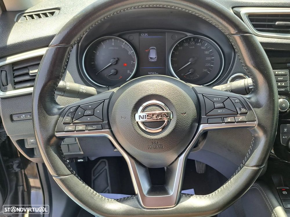 Nissan Qashqai 1.3 DIG-T N-Connecta J18 - 32