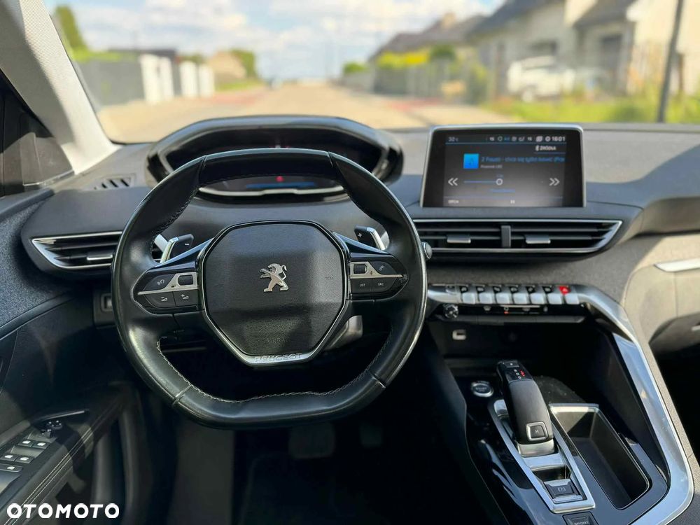 Peugeot 5008 1.5 BlueHDI Allure S&S EAT8 - 22