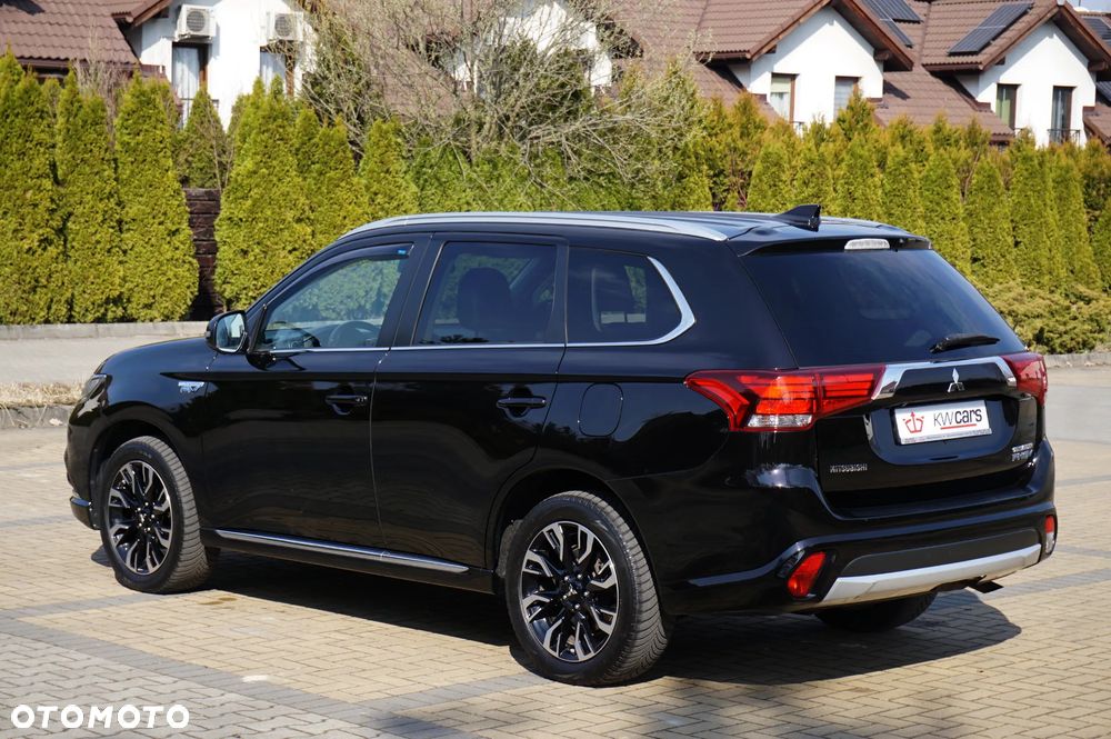 Mitsubishi Outlander 2.0 4WD Plus - 12