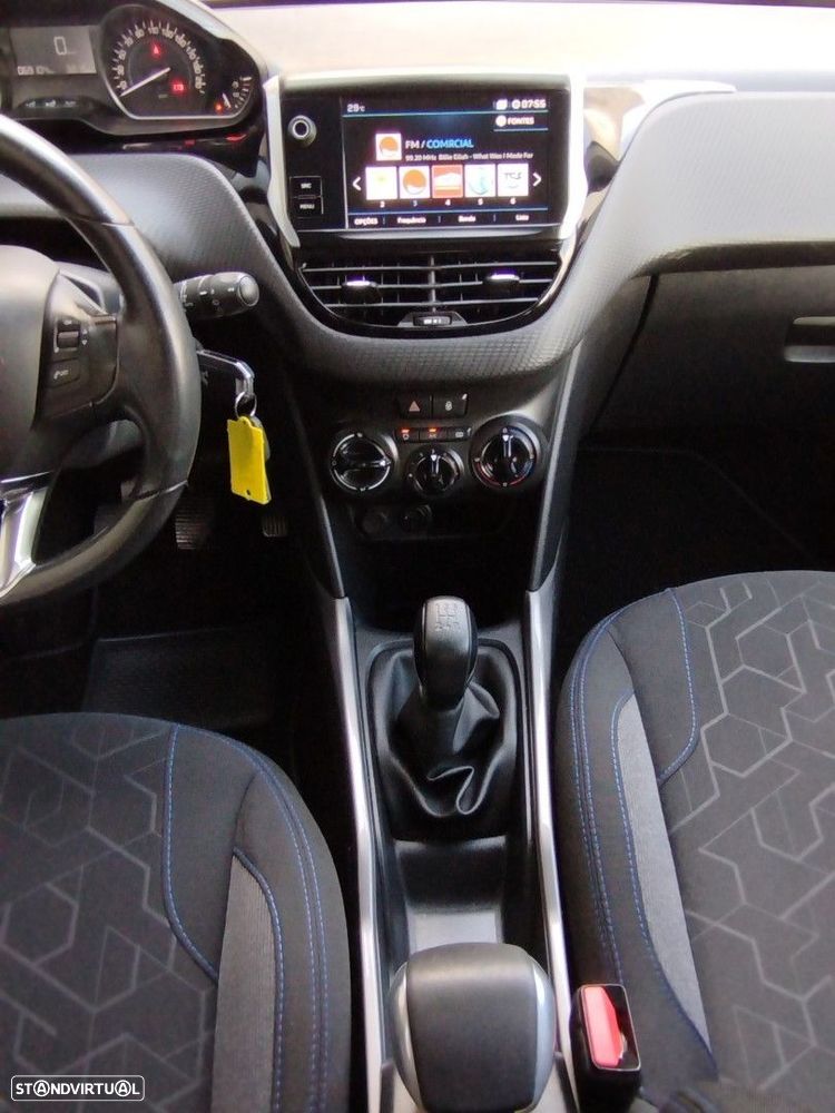 Peugeot 2008 1.2 PureTech Style - 16