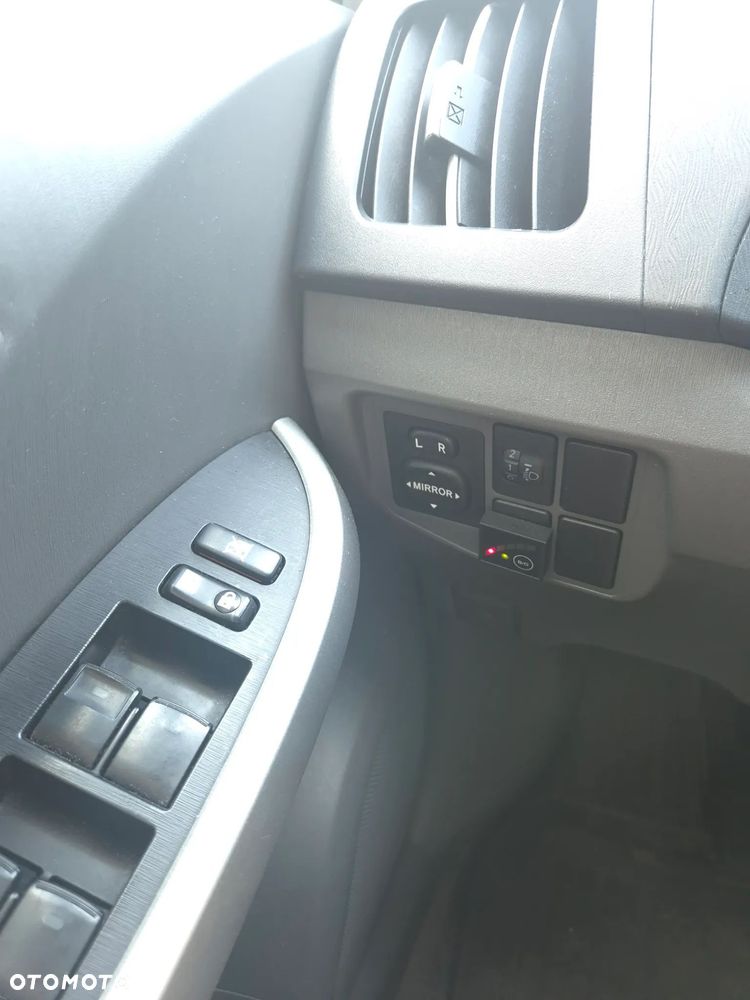 Toyota Prius 1.5 VVT-i Prestige - 24