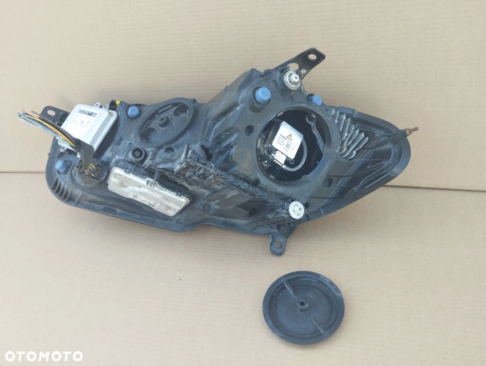 Jaguar XE 15-19r lampa prawa przód przednia Bi Xenon UK - 6