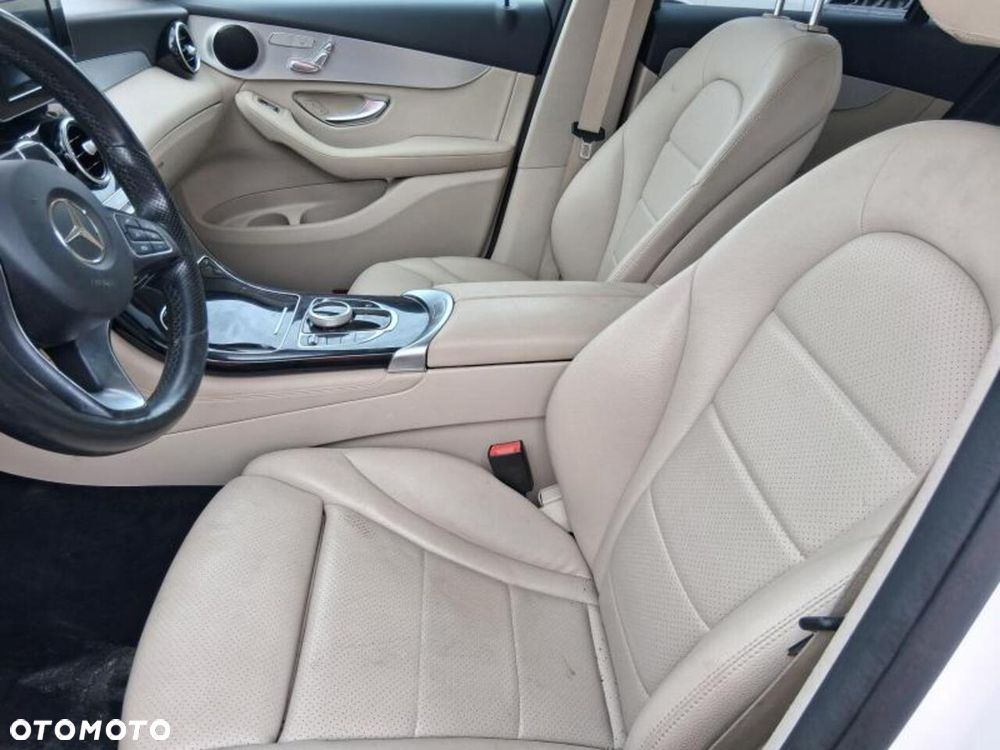Mercedes-Benz GLC - 29