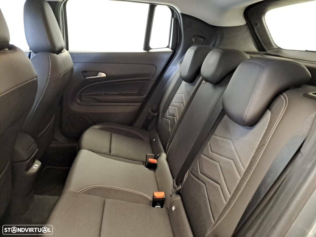 Jeep Avenger 1.2 GSE T3 Altitude - 10