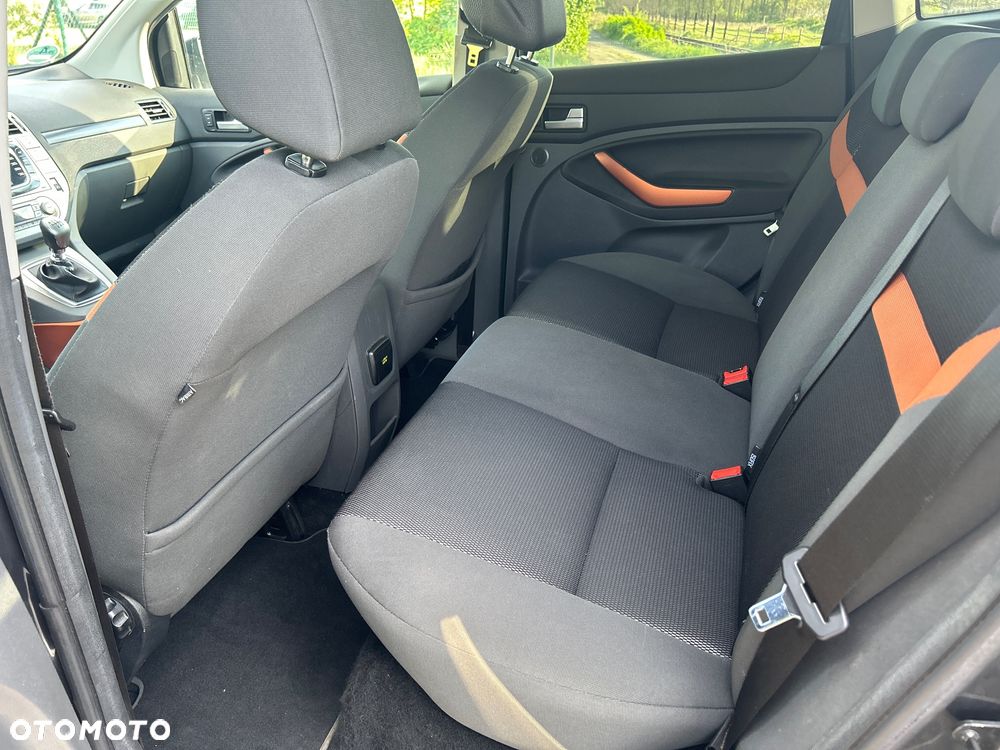 Ford Kuga 2.0 TDCi Titanium - 8