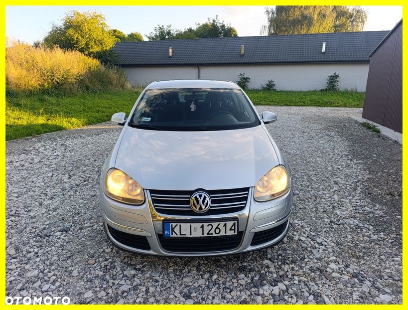 Volkswagen Jetta 2.0 TDI Comfortline - 5