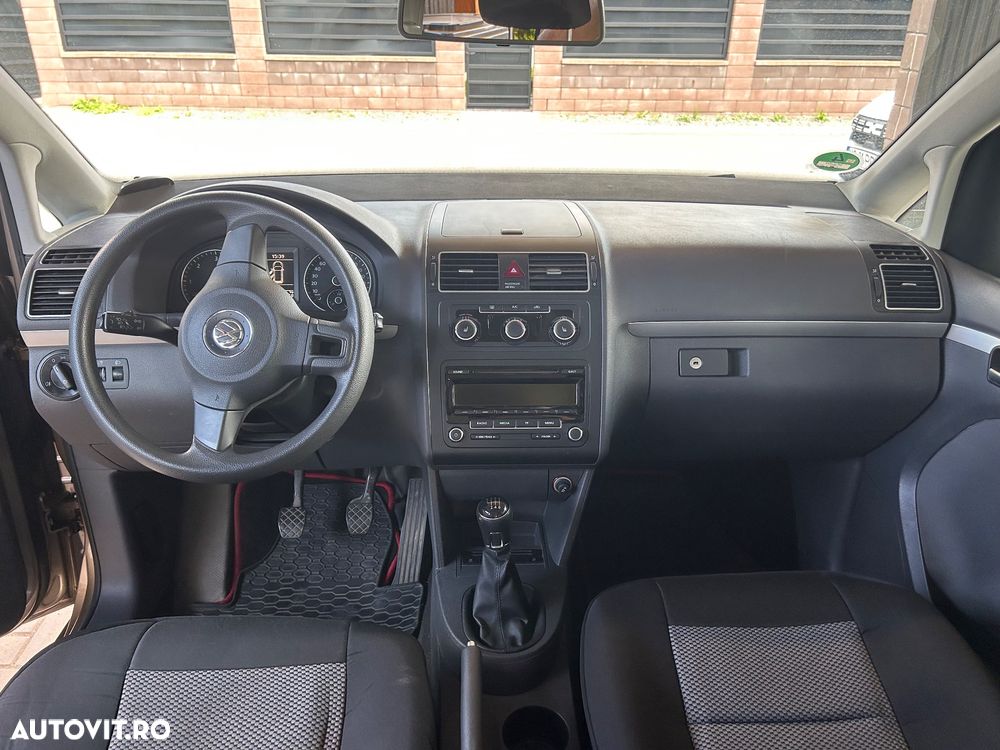 Volkswagen Touran - 9