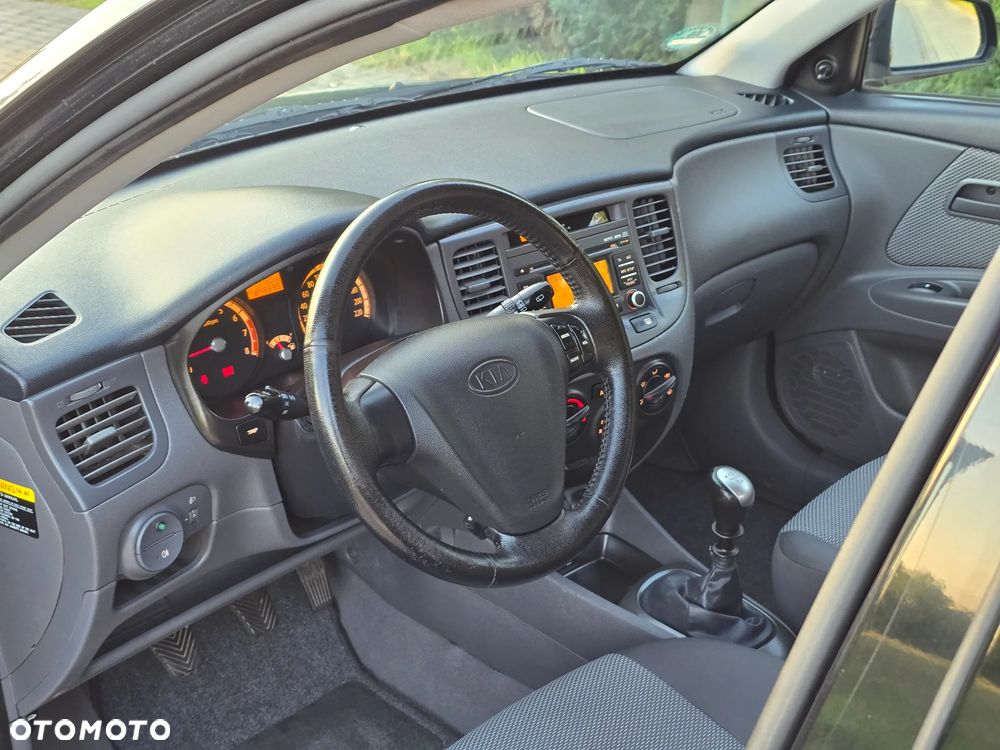 Kia Rio - 13
