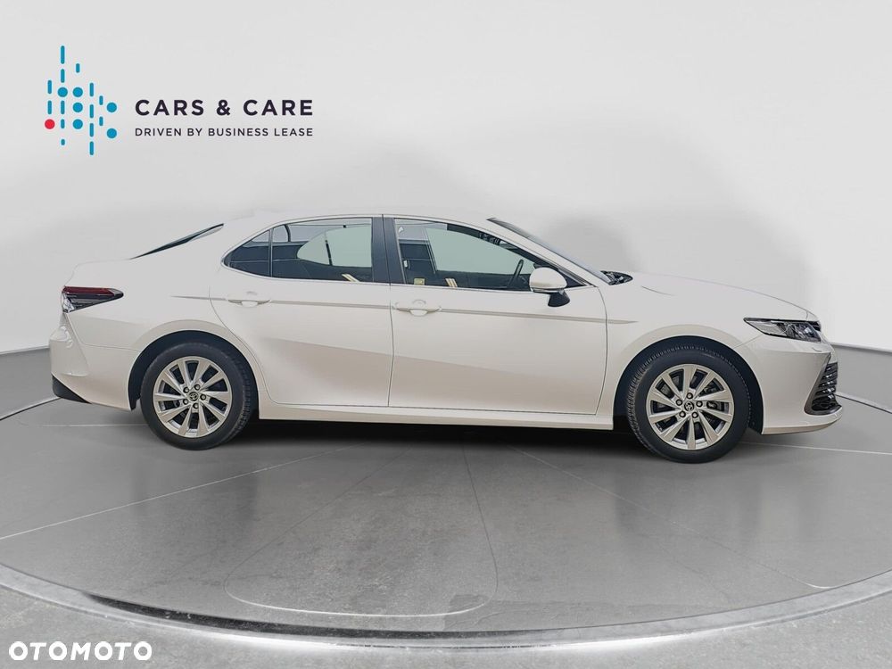 Toyota Camry 2.5 Hybrid Comfort CVT - 22