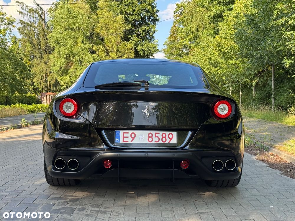 Ferrari FF - 6