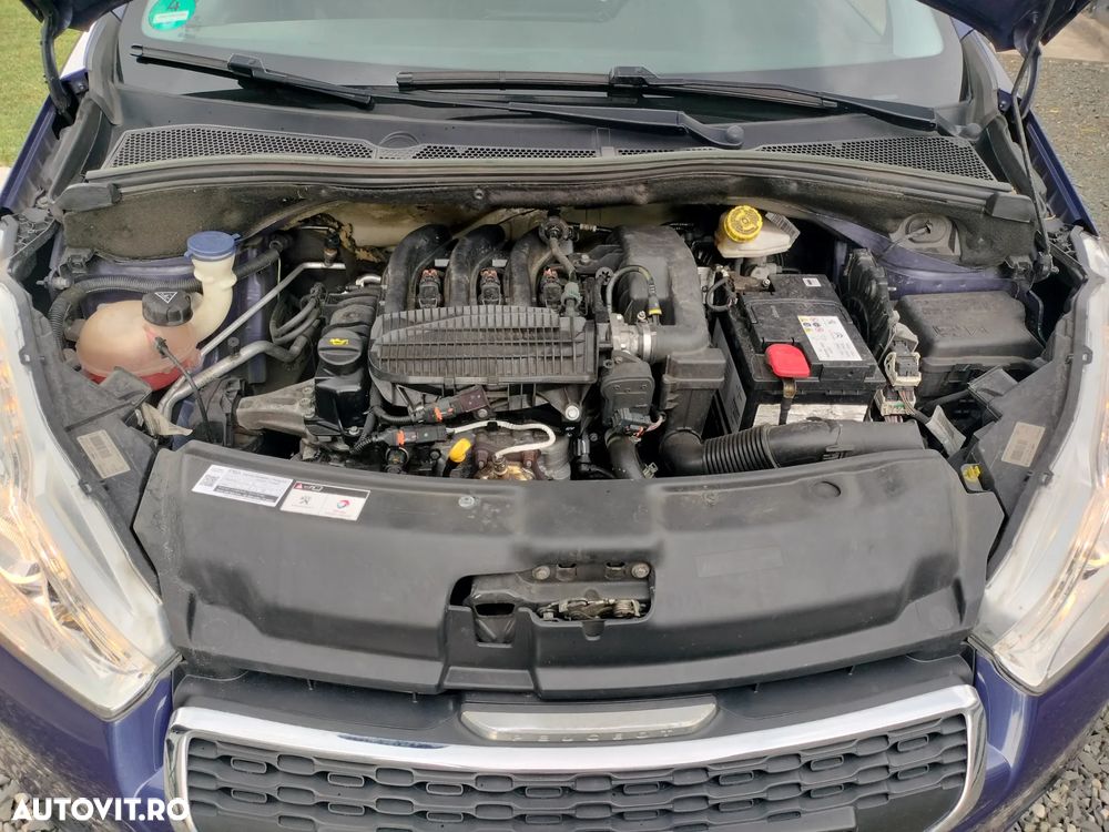 Peugeot 208 1.2 L PureTech Active - 9