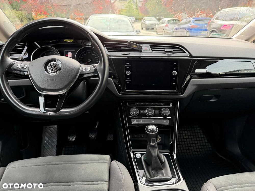 Volkswagen Touran - 7