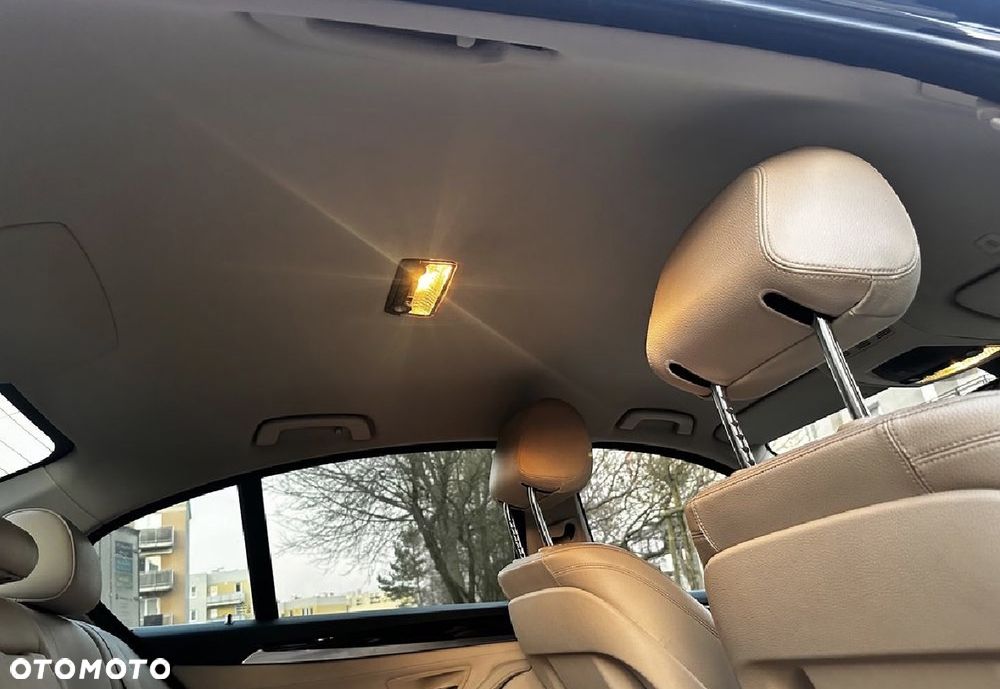 BMW Seria 5 520d xDrive - 25