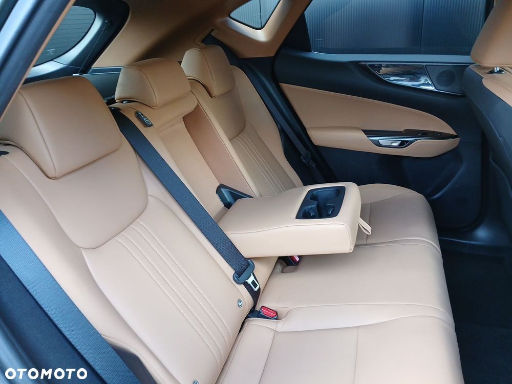 Lexus NX 350h Prestige 2WD - 27