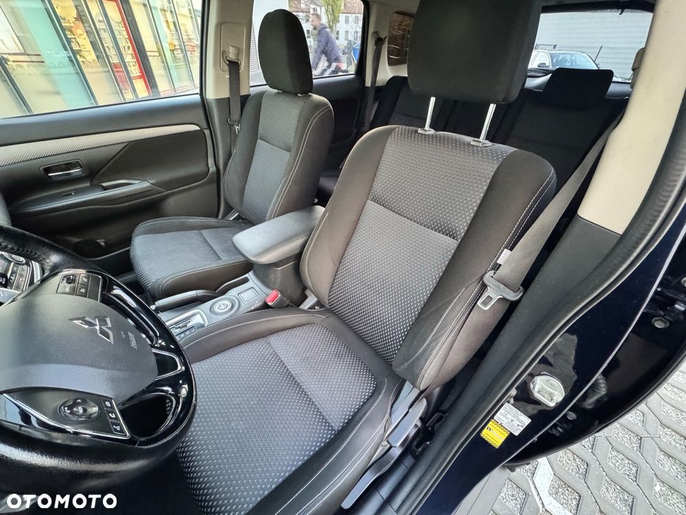 Mitsubishi Outlander 2.2 DI-D Intense + SDA 4WD - 35