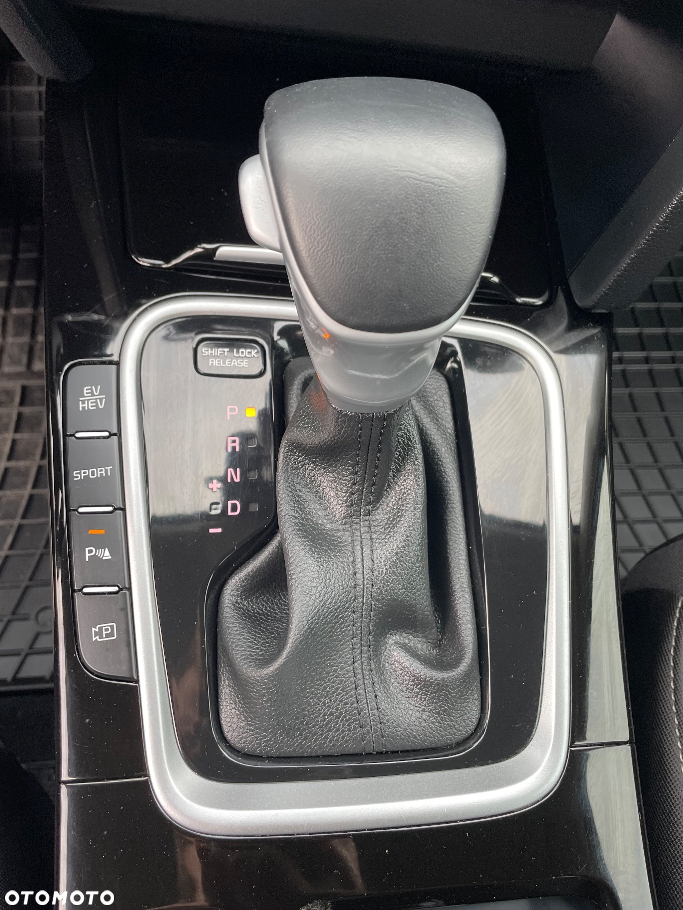 Kia Ceed 1.6 GDI PHEV Business Line DCT - 17