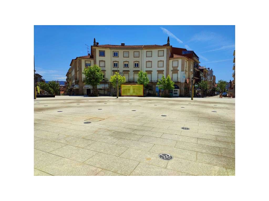 Espaço Comercial na praça Luís Ribeiro em S. João da Madeira - Grande imagem: 2/6