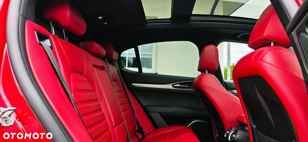 Alfa Romeo Stelvio 2.0 Turbo 16V AT8-Q4 Veloce Ti - 12