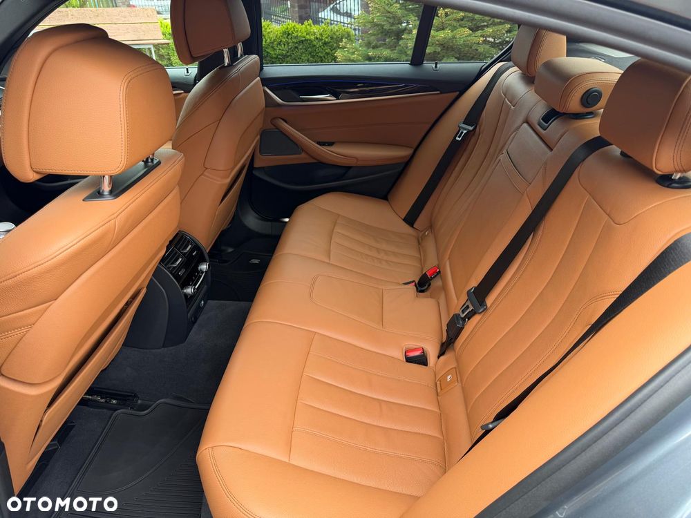 BMW Seria 5 530i GPF M Sport sport - 12
