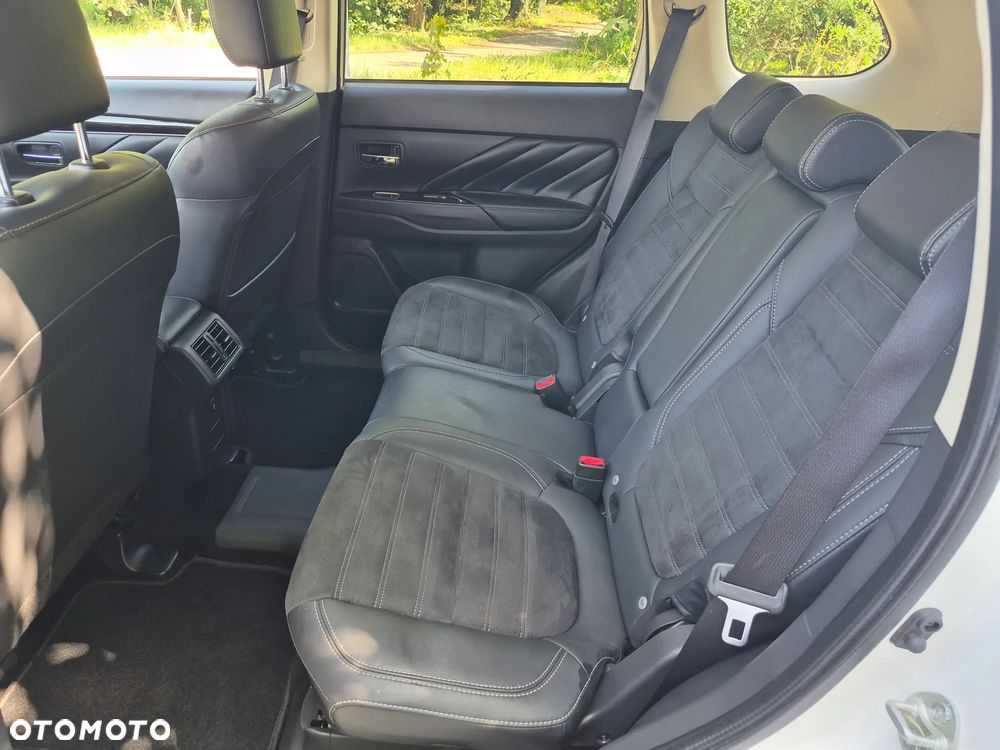 Mitsubishi Outlander - 15