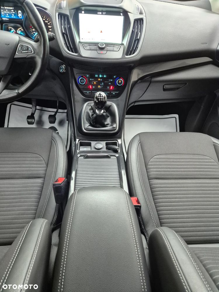 Ford Kuga 2.0 TDCi 2x4 Titanium - 24