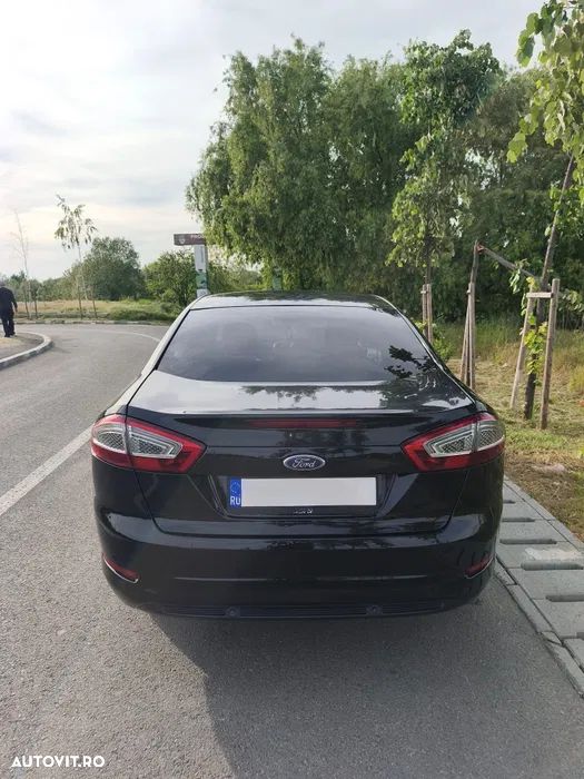 Ford Mondeo 2.0 TDCi Powershift Business Class - 4