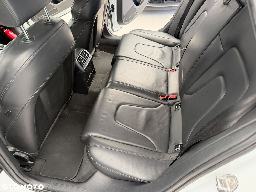Audi A4 Limousine - 11