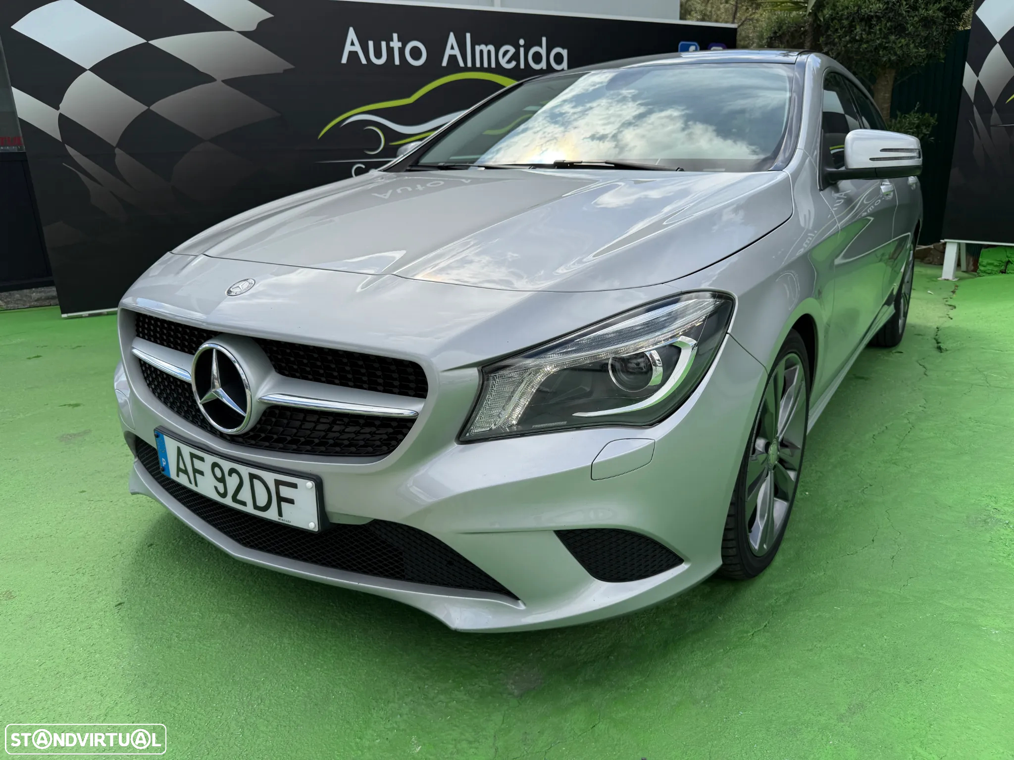 Mercedes-Benz CLA 180 Shooting Brake d Urban - 22