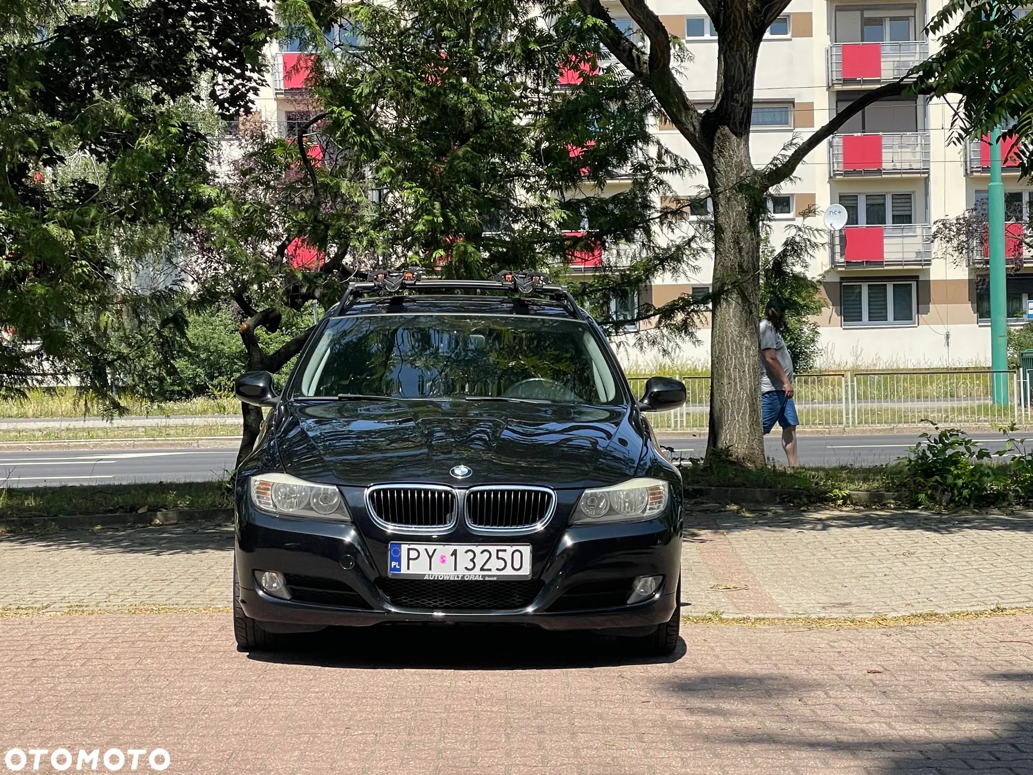 BMW Seria 3 318i Touring - 1