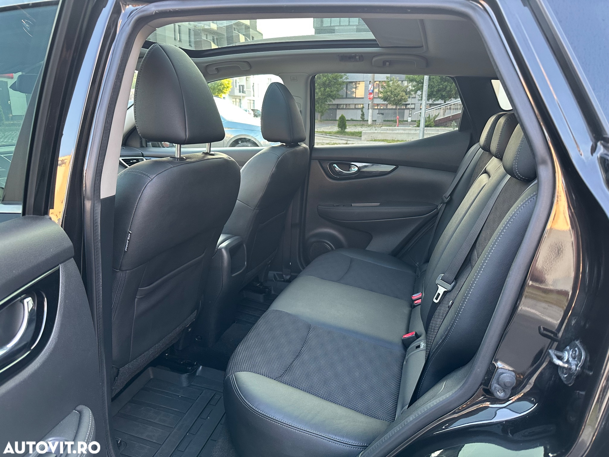Nissan Qashqai 1.6 DCI 4 x 4 DPF Start/Stop tekna - 12