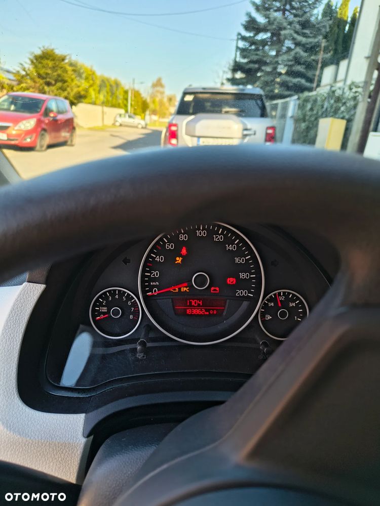 Volkswagen up! move - 21