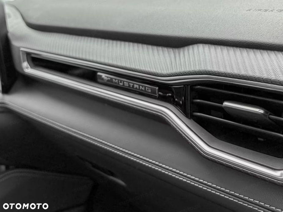 Ford Mustang - 7