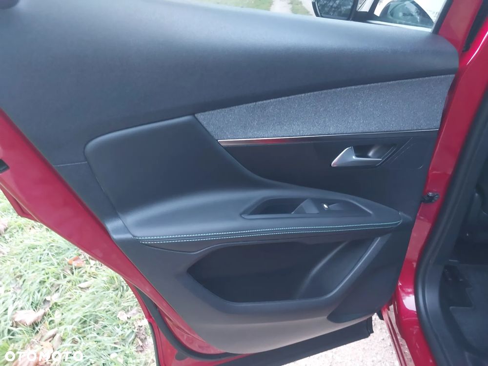 Peugeot 3008 1.6 PureTech HYbrid Allure S&S EAT8 - 19