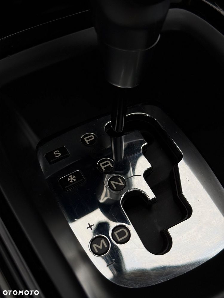 Peugeot 2008 PureTech 110 Stop&Start EAT6 Allure - 25