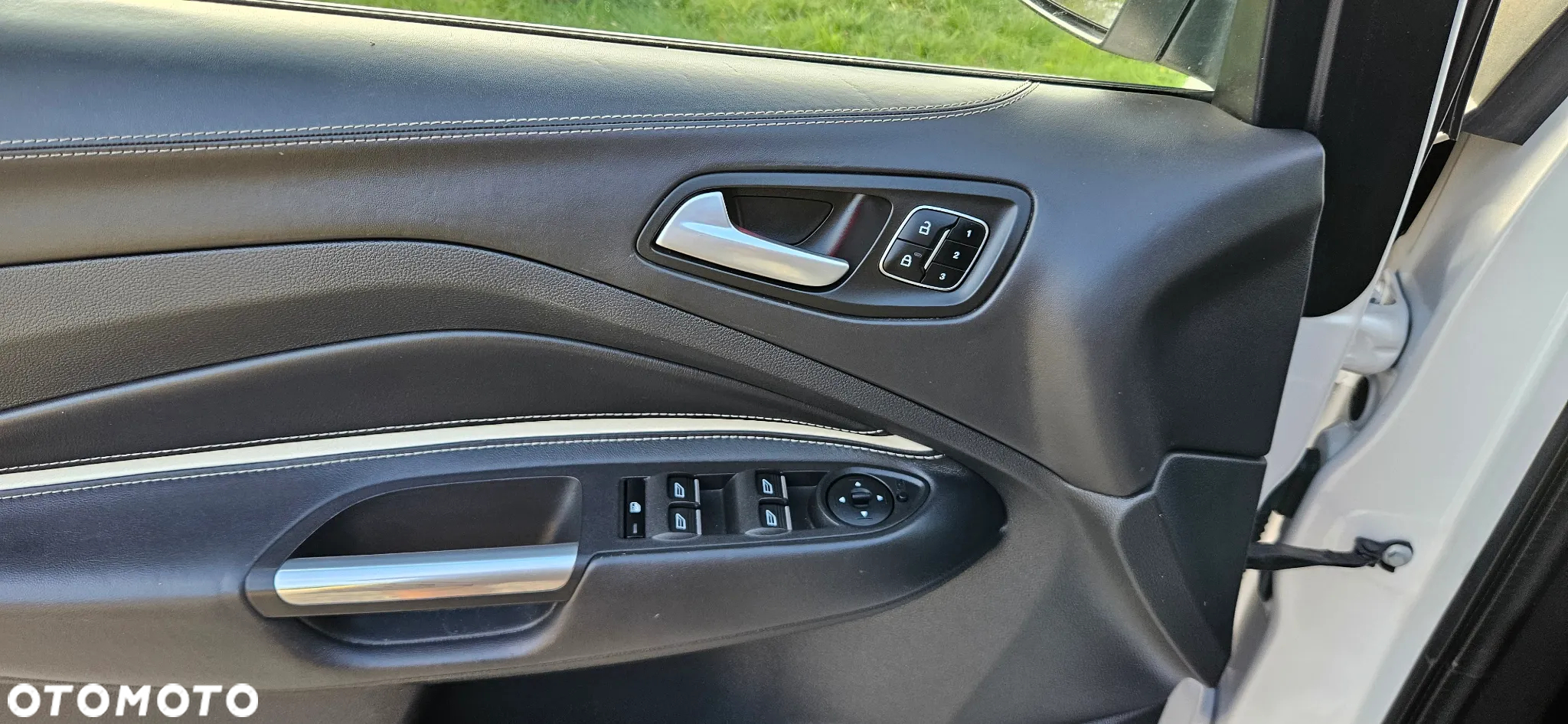 Ford Kuga 2.0 TDCi 2x4 Vignale - 28