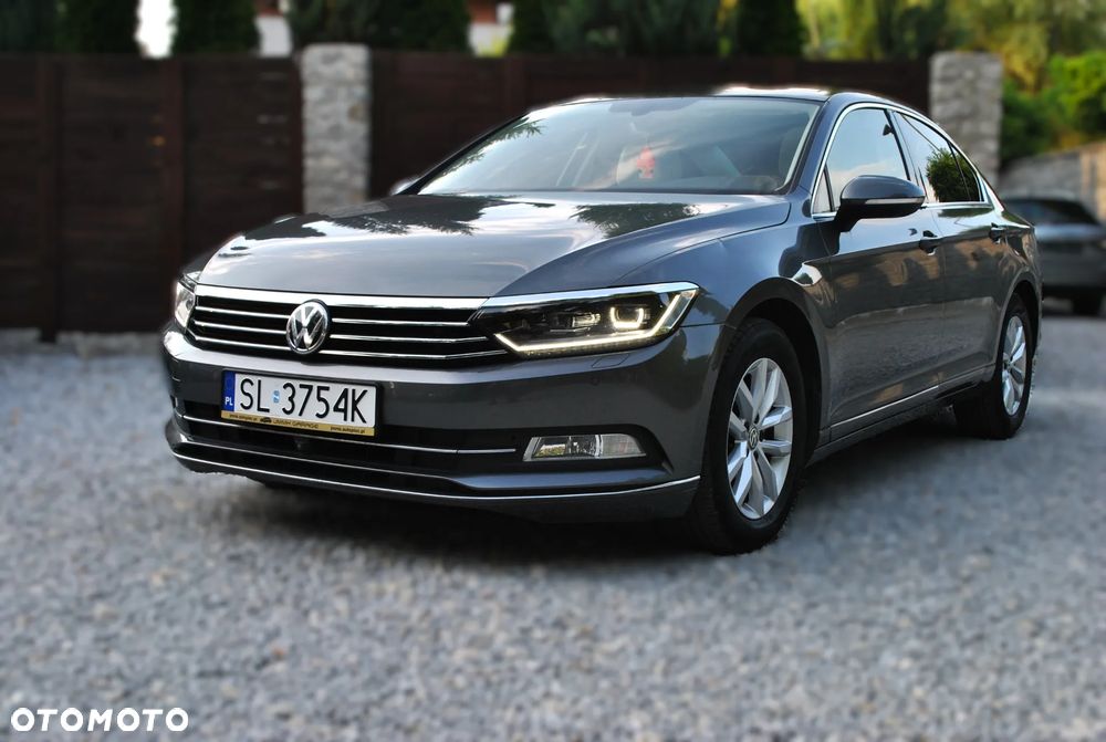 Volkswagen Passat - 2